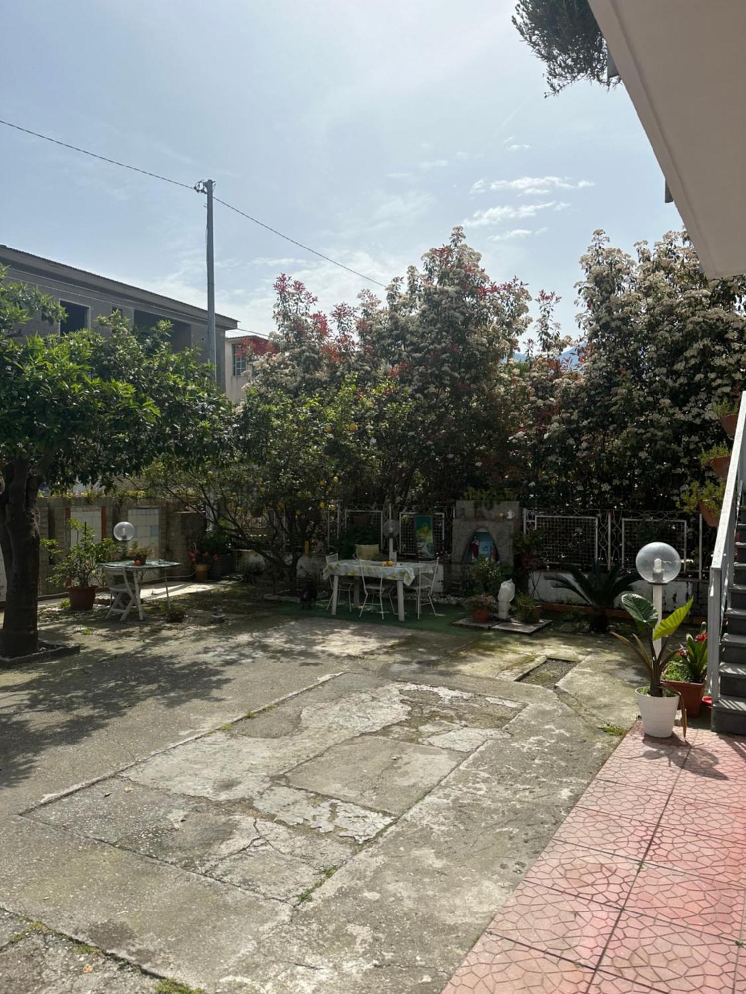 In Famiglia Apartment And Rooms For Pompei, Amalfi, Sorrento And Salerno Sant'Egidio del Monte Albino Bagian luar foto